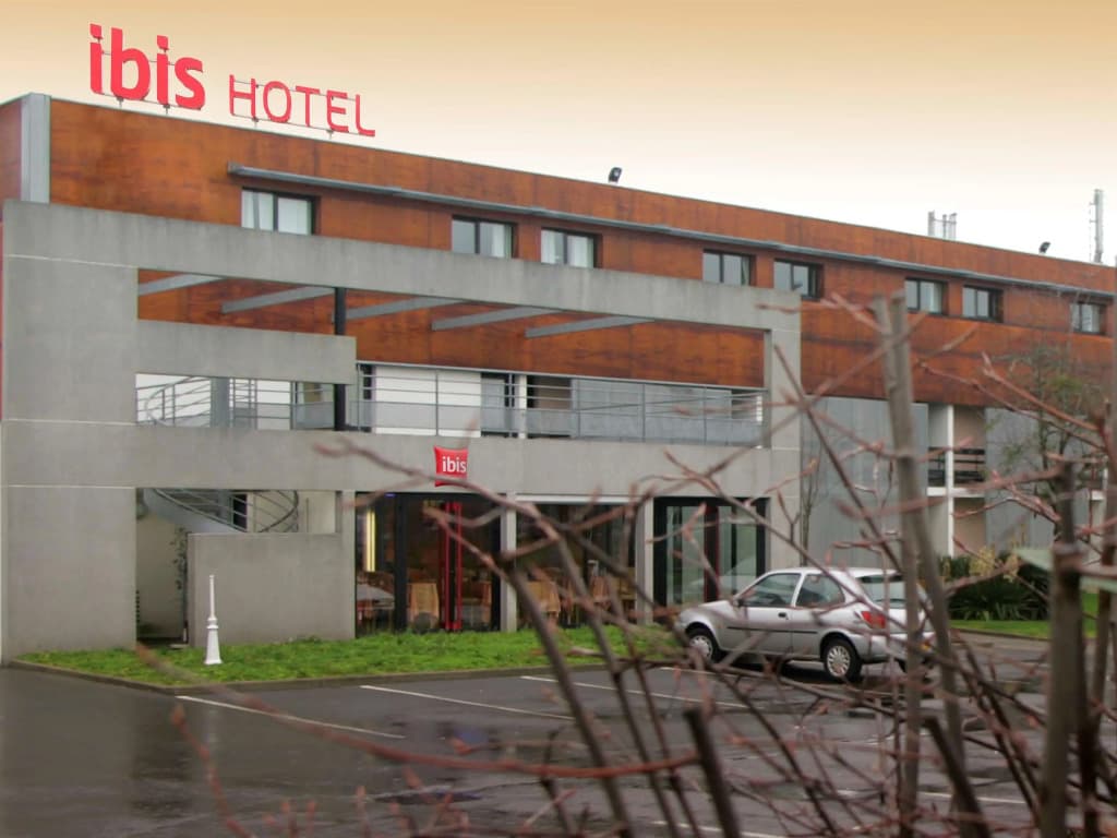 ibis Rennes Beaulieu - Photo 1