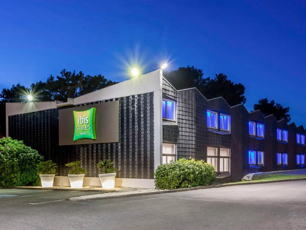 ibis Styles Lorient Caudan - Photo 1