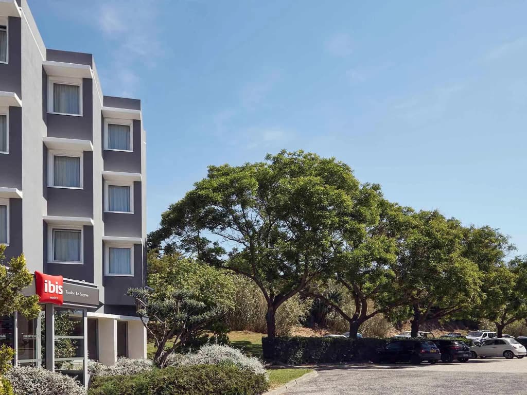 ibis Toulon La Seyne Sur Mer - Photo 1