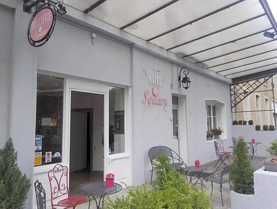 Hotel Du Square - Photo 1