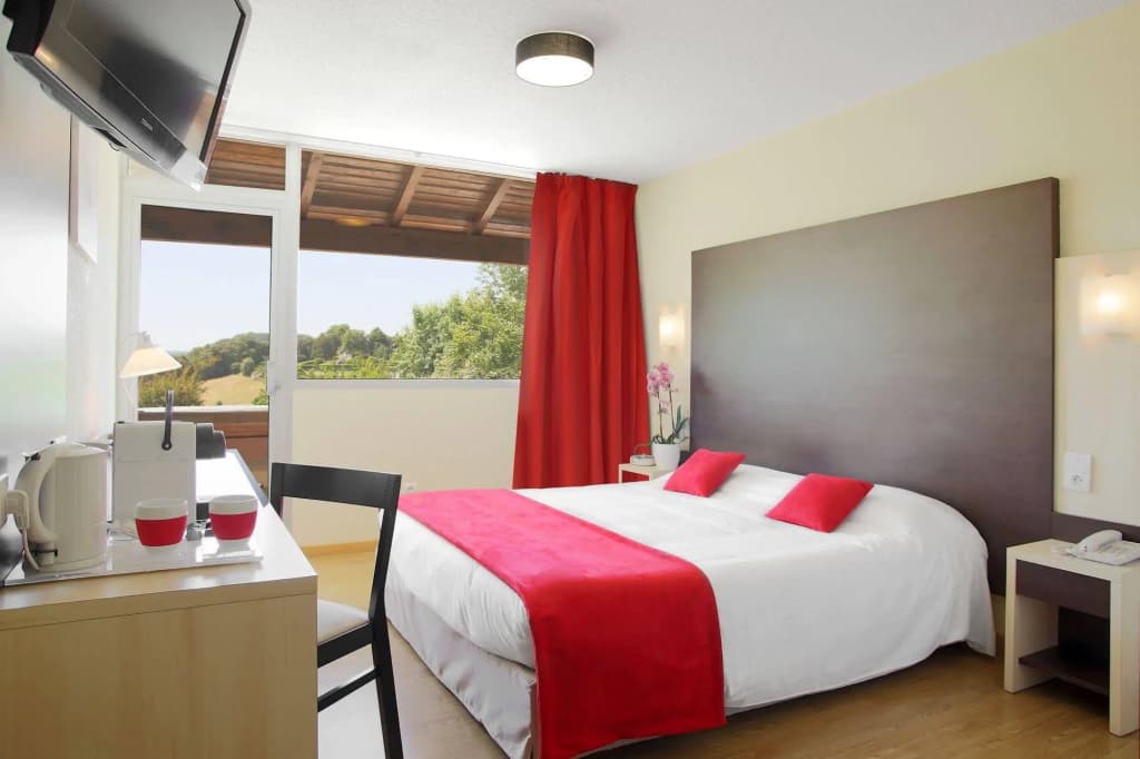 Hôtel Le Clos Roussillon - Photo 1