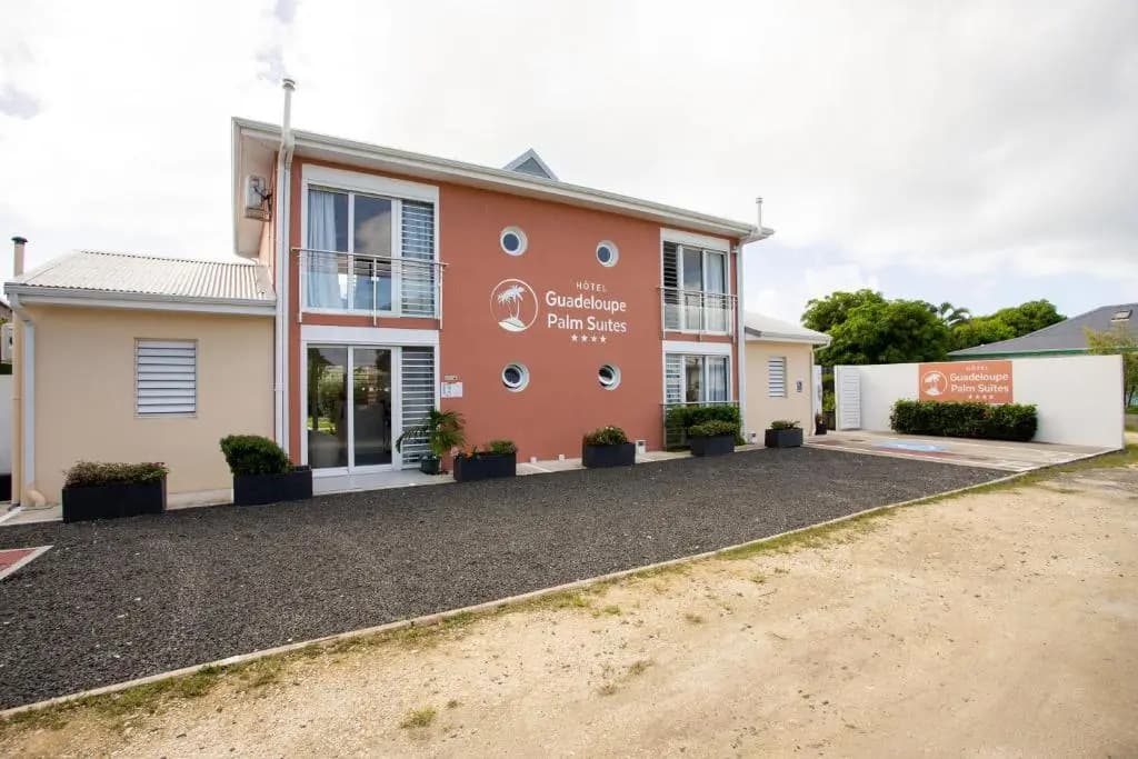 Hôtel Guadeloupe Palm Suites - Photo 1