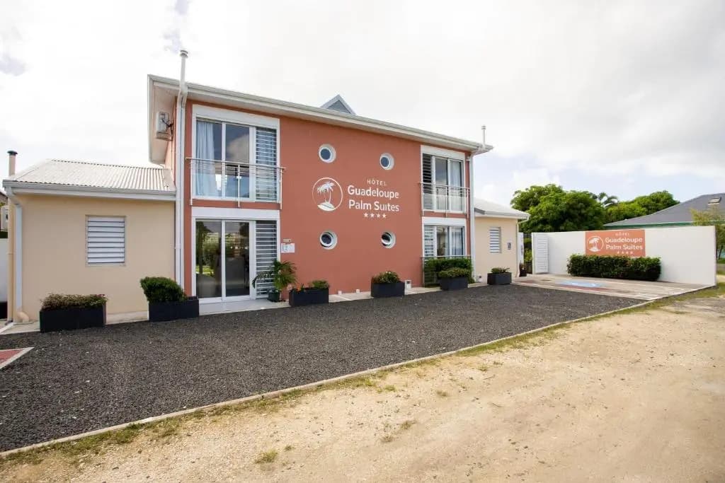 Hôtel Guadeloupe Palm Suites - Photo 1