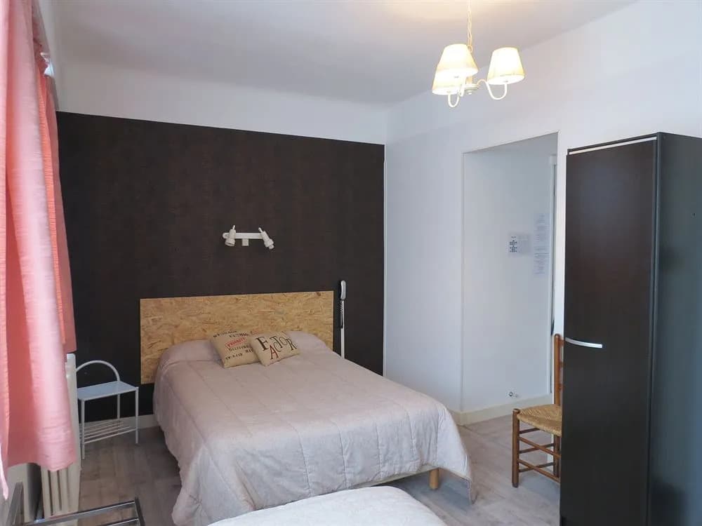 Htel Victoria - Photo 1