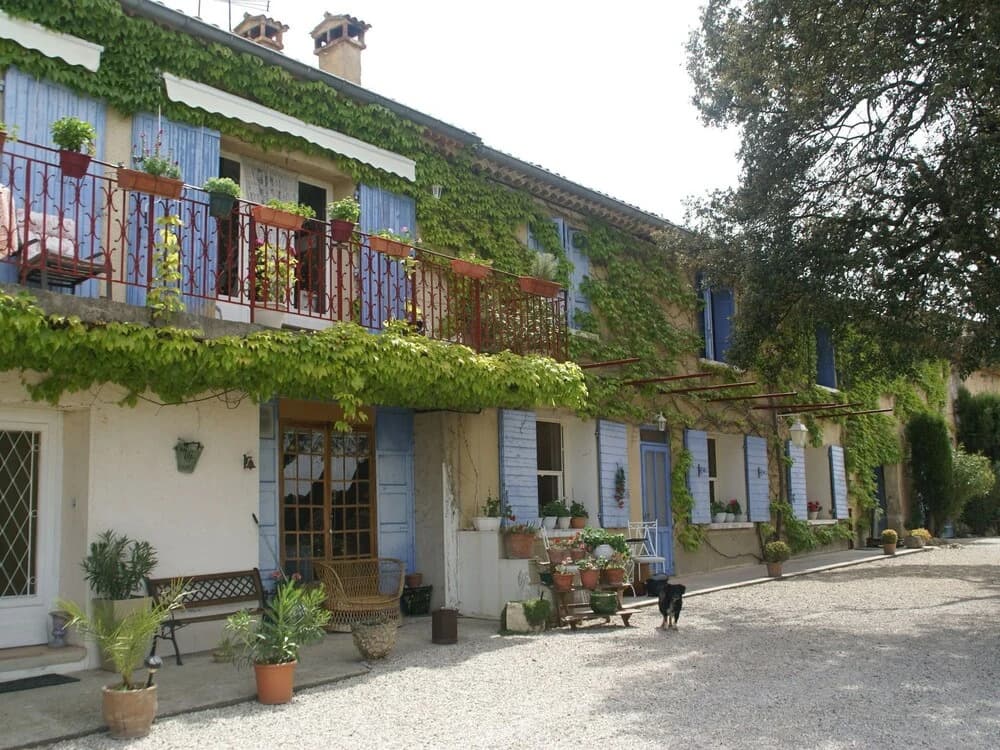 Luxurious Holiday Home with Pool in Pertuis France - Photo 1