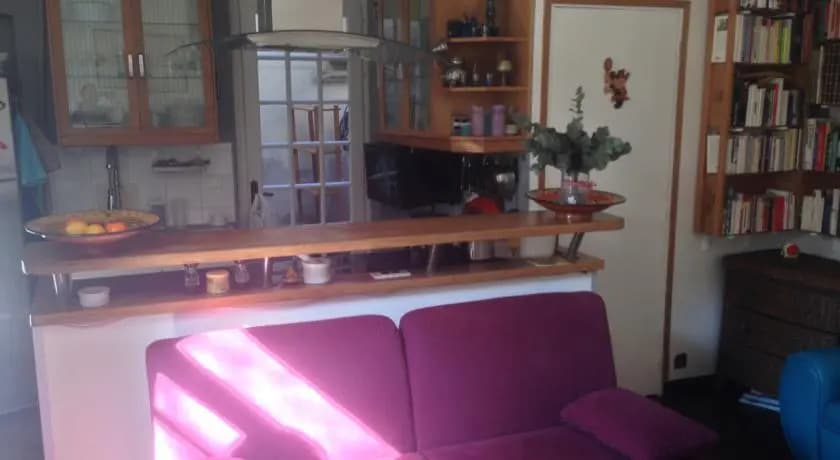 Cosy Rare 2 Bedroom Apartment Around a Private Garden - Photo 1