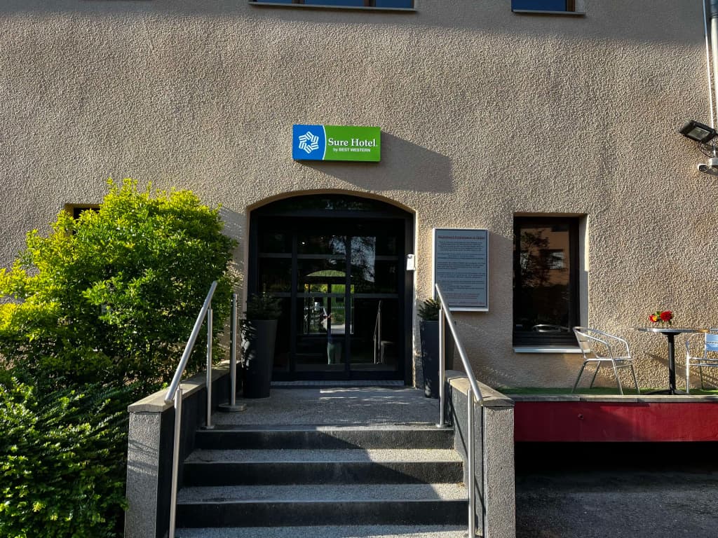 Sure Hotel by Best Western Annecy - Photo 1