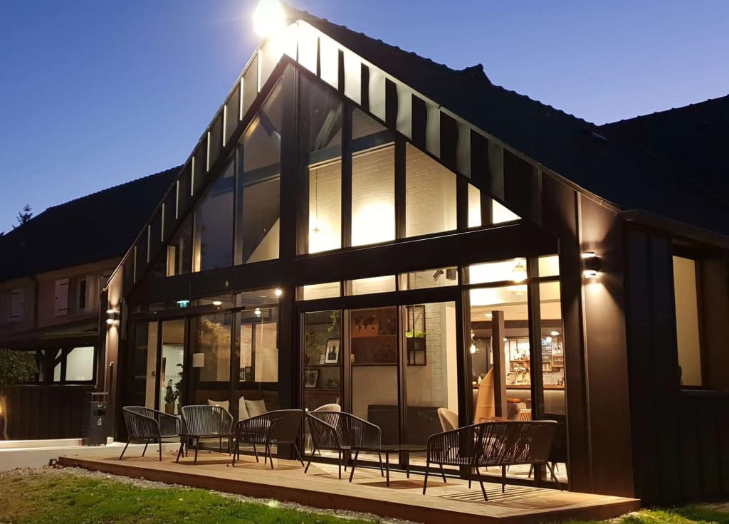 Kyriad Laval - Photo 1