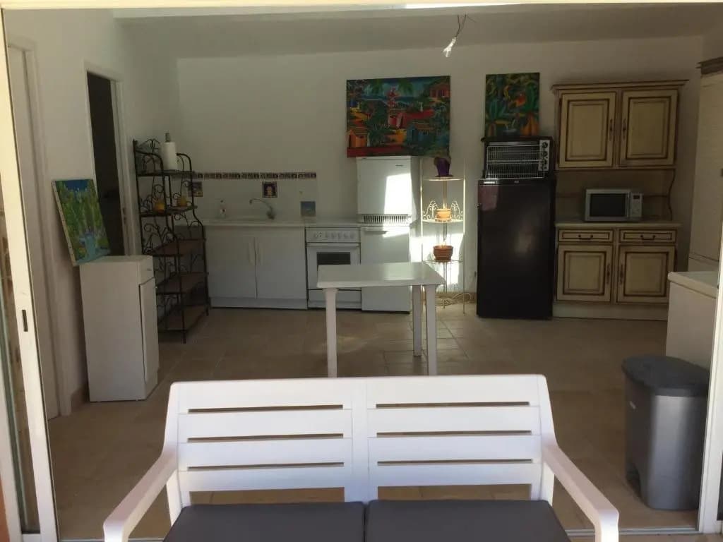 Agréable Maison de Vacances avec Piscine Privée, située à Robion au cœur du Luberon, avec une jolie vue, 8 personnes, LS2-...