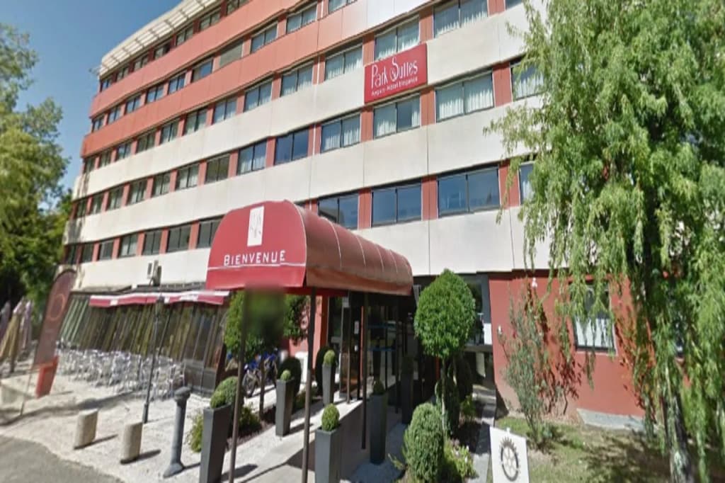 Appart'City Collection Genève Aéroport – Ferney Voltaire - Photo 1