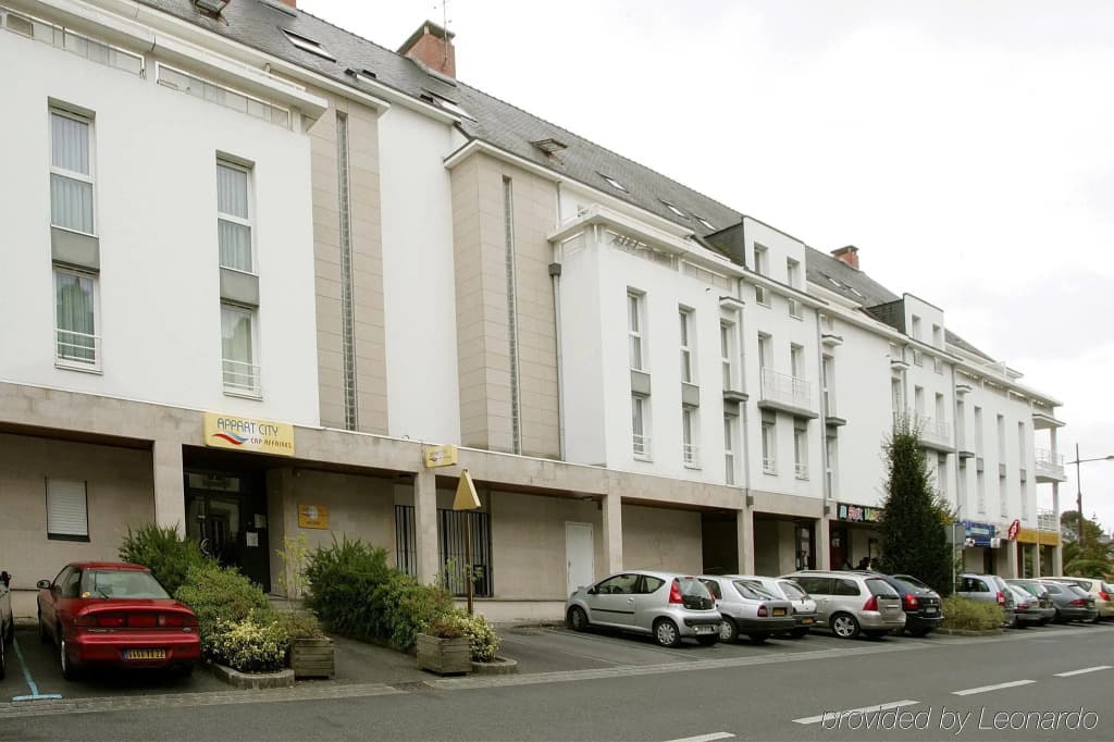 BRIT HOTEL Confort Lannion Centre Gare - Photo 1