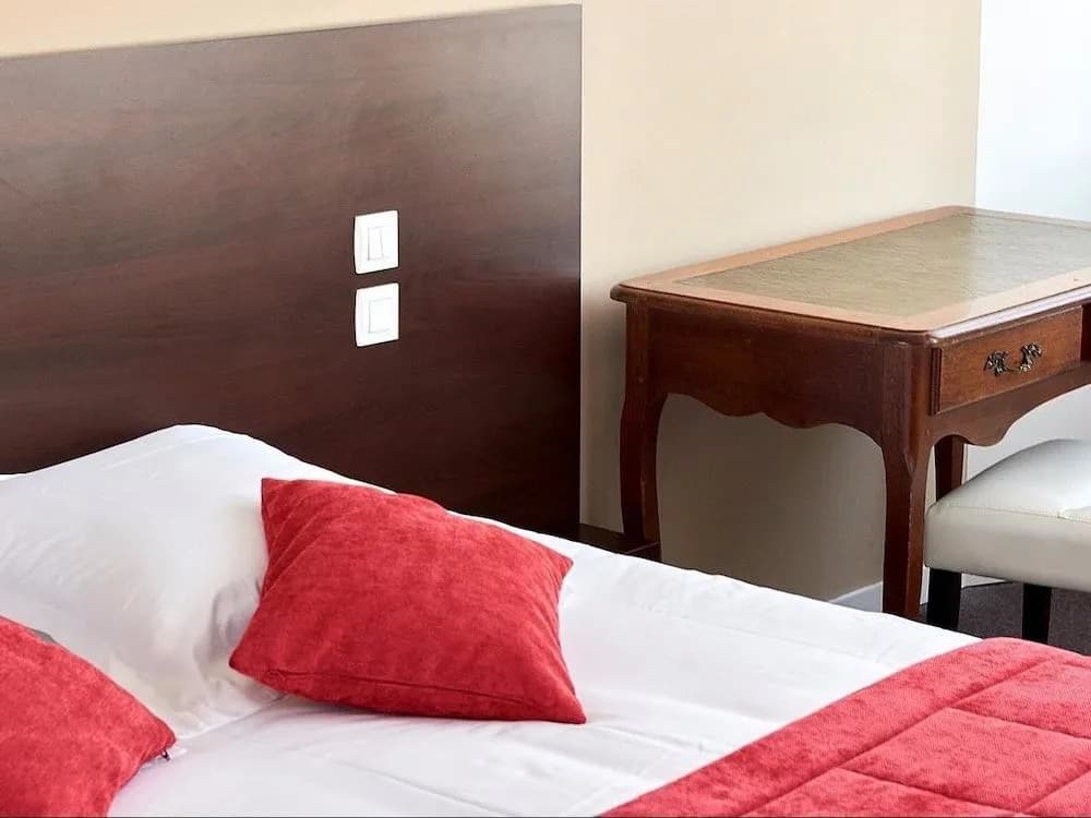 Hôtel du Grand Cerf - Photo 1