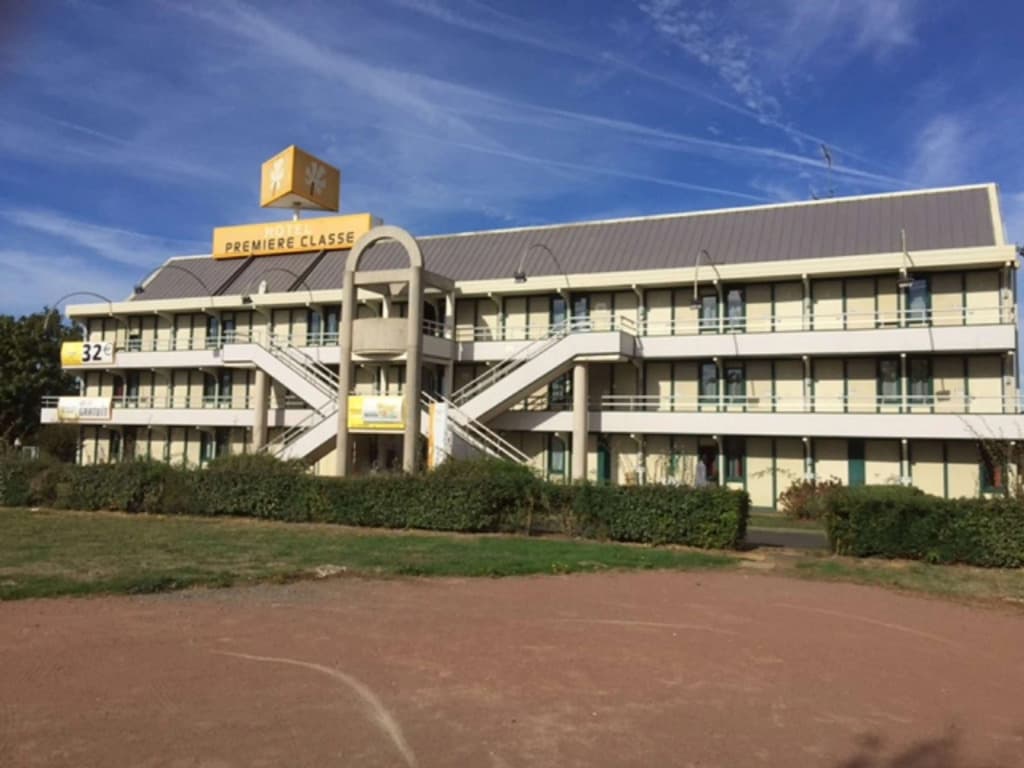 Premiere Classe Niort Est - La Crèche - Photo 1