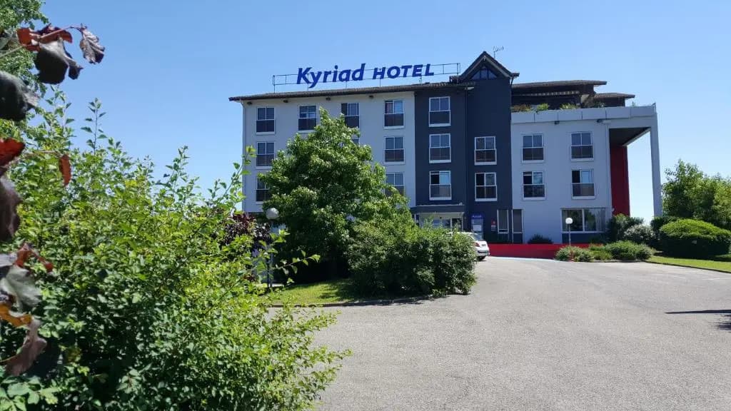 Kyriad Bourg en Bresse - Photo 1