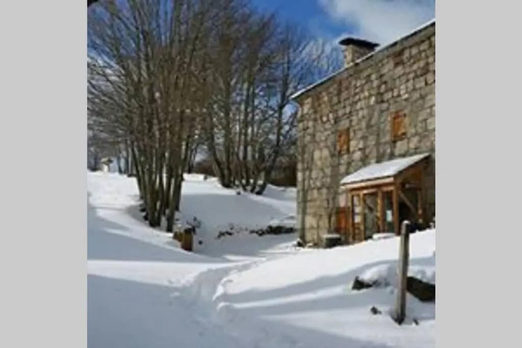 L'Oustau, beau gite écologique en bord de lac - Photo 1