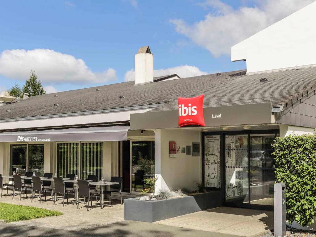 ibis Laval Le Relais d'Armor - Photo 1