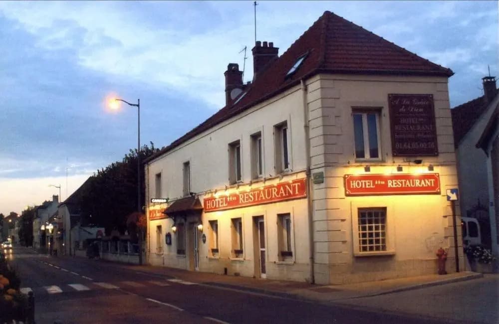 Hotel A La Grace de Dieu - Photo 1