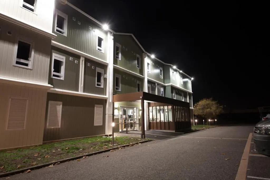 Brit Hotel Essentiel Arverne Clermont Sud - Photo 1