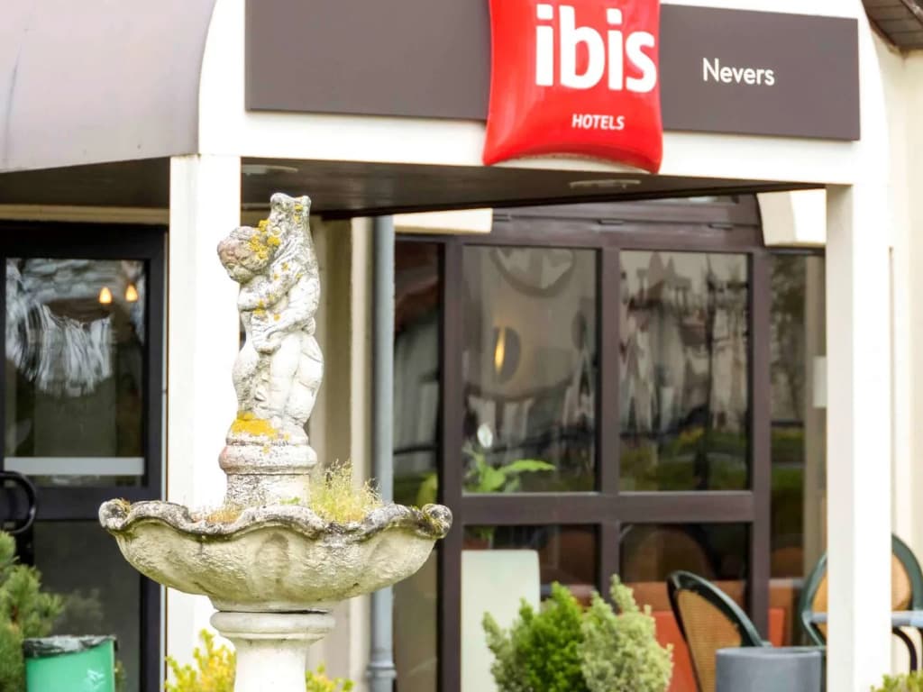 ibis Nevers - Photo 1