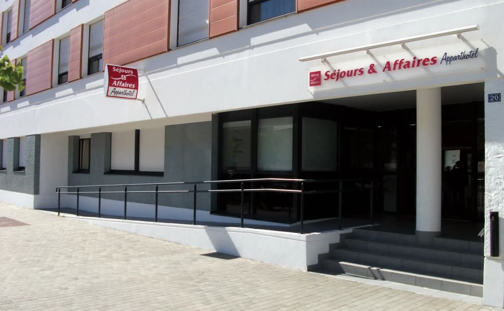 Séjours & Affaires Angers Atrium - Photo 1