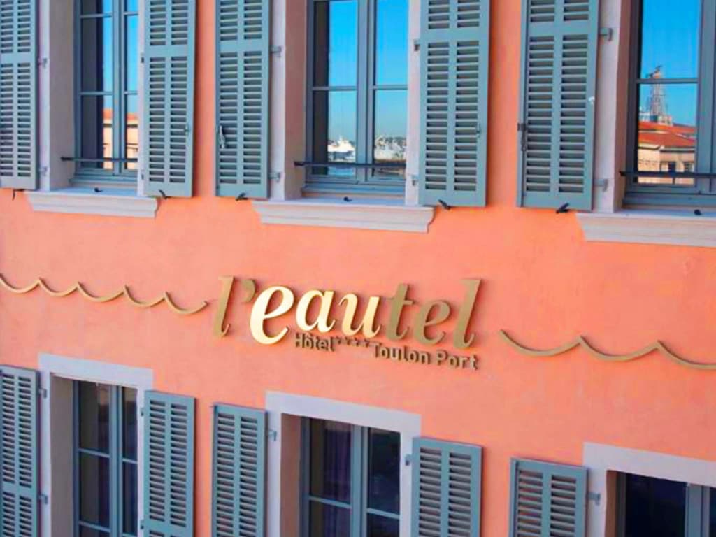 Hôtel L'Eautel Toulon Port - Photo 1