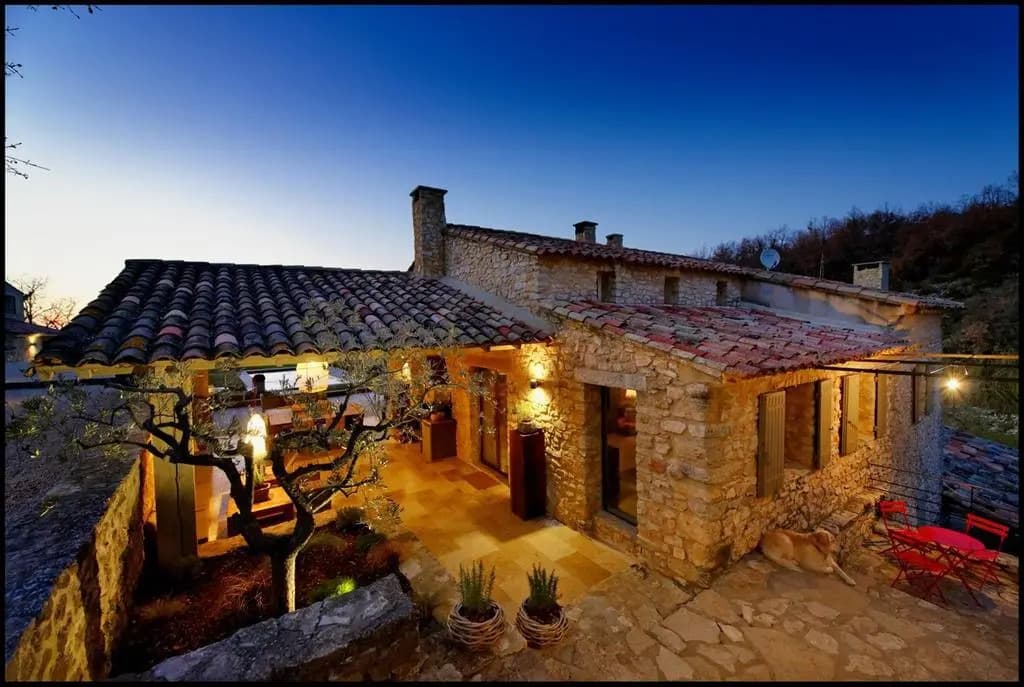 Le Parfum des Collines - Photo 1