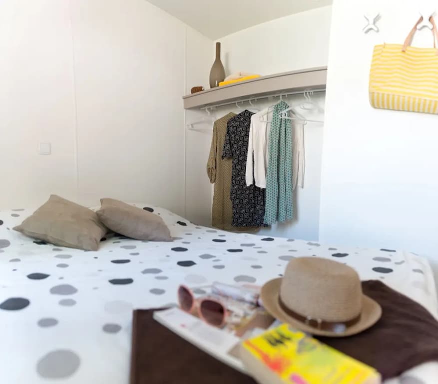 Les Pierres Couchées - Photo 1