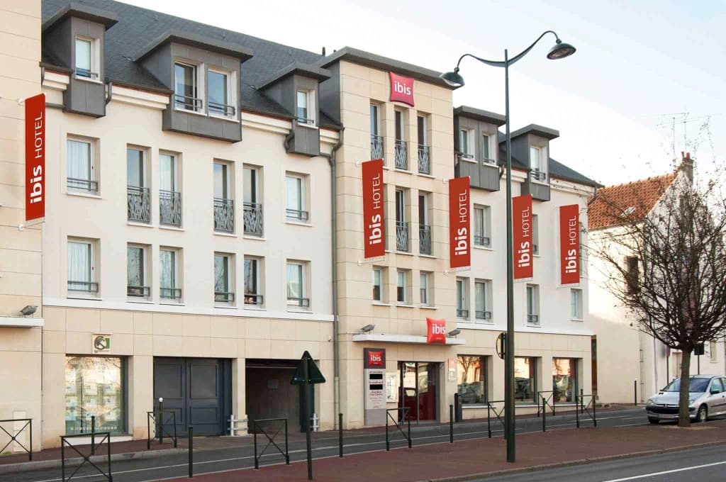 ibis Etampes - Photo 1