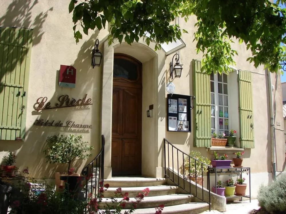 Hôtel Le Siècle - Photo 1