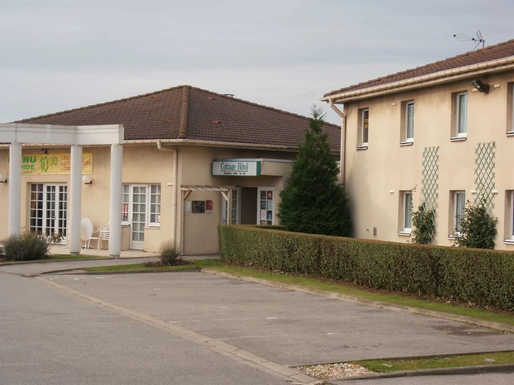 Logis Cottage Hotel Calais - Photo 1