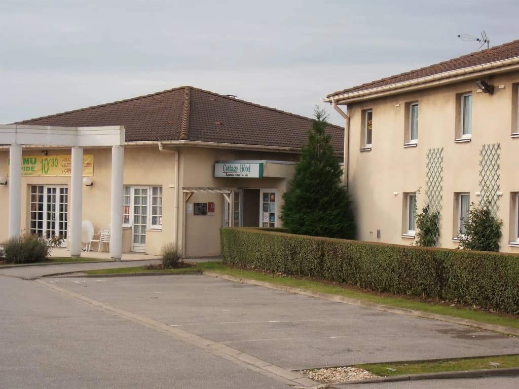 Logis Cottage Hotel Calais - Photo 1