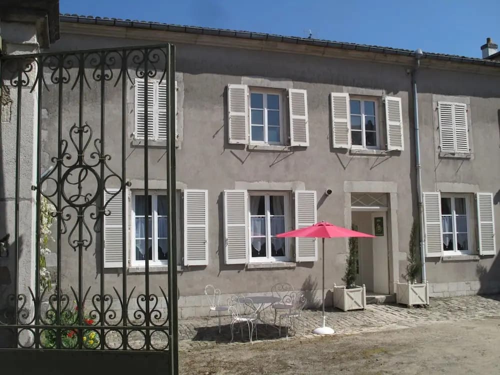 Gîtes du Château de Choloy - Photo 1