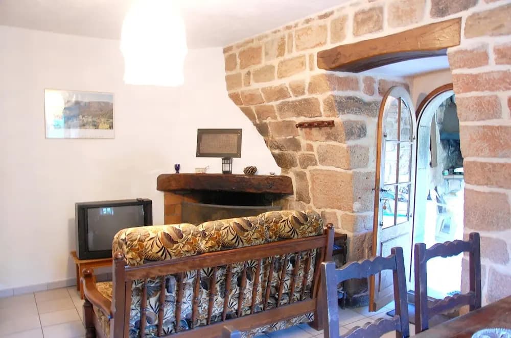 House With 3 Bedrooms in Chambonas, With Pool Access and Furnished Gar - Photo 1