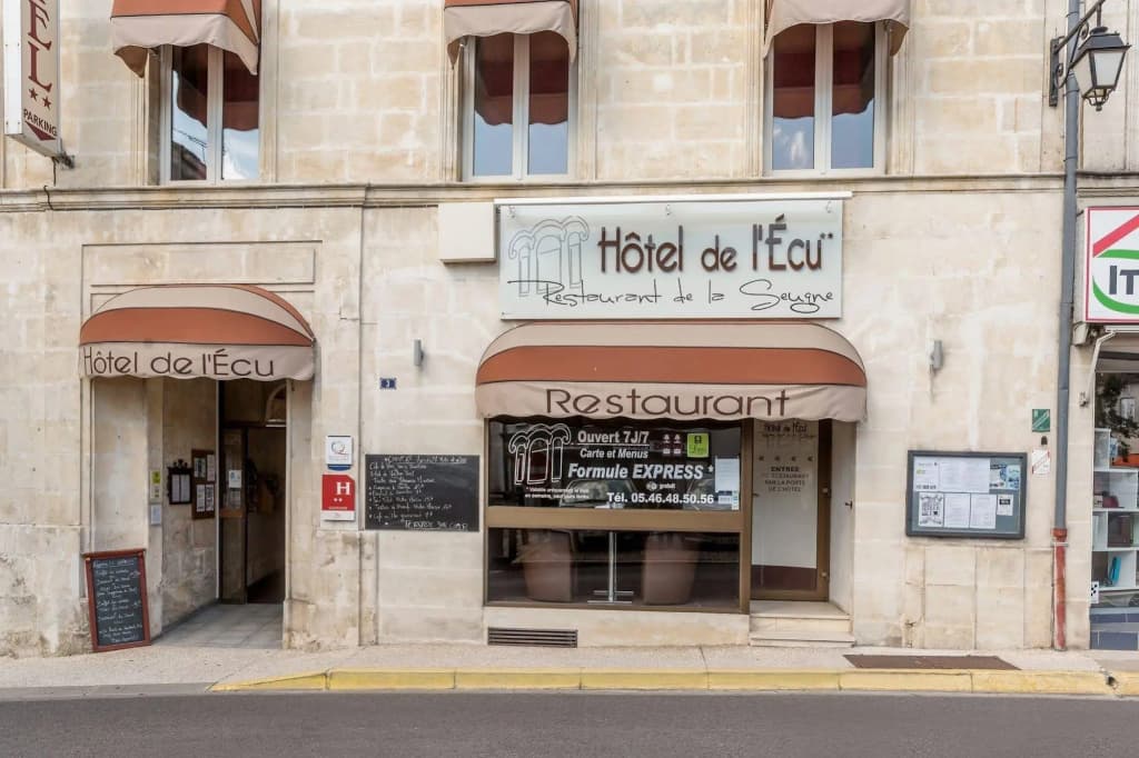 Hôtel de L'Ecu - Photo 1