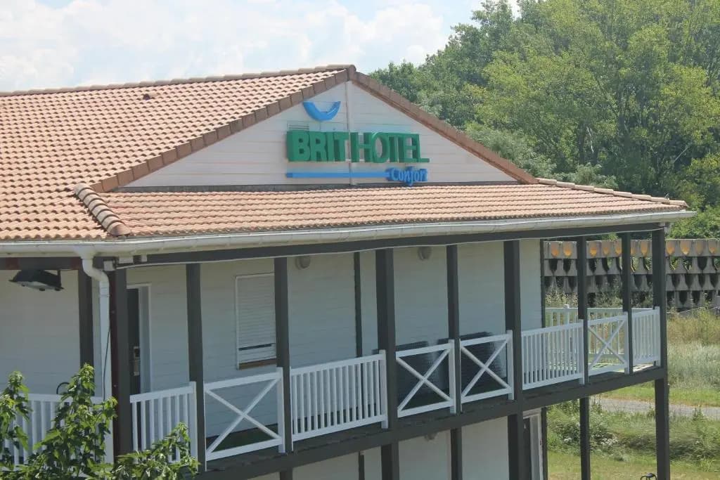 Brit Hotel Confort Manosque Cadarache - Photo 1