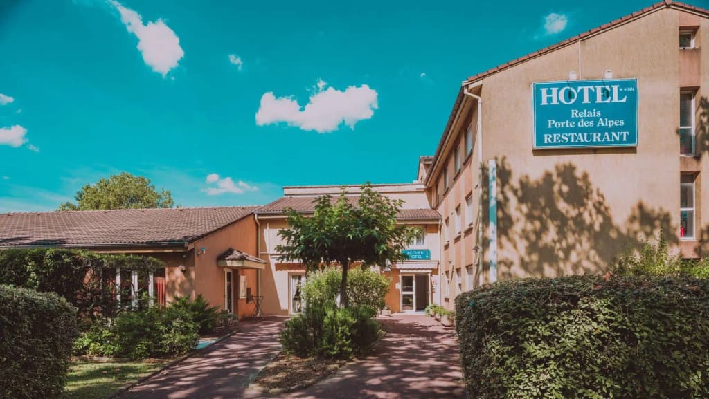 Hôtel Le Relais Porte des Alpes - Photo 1