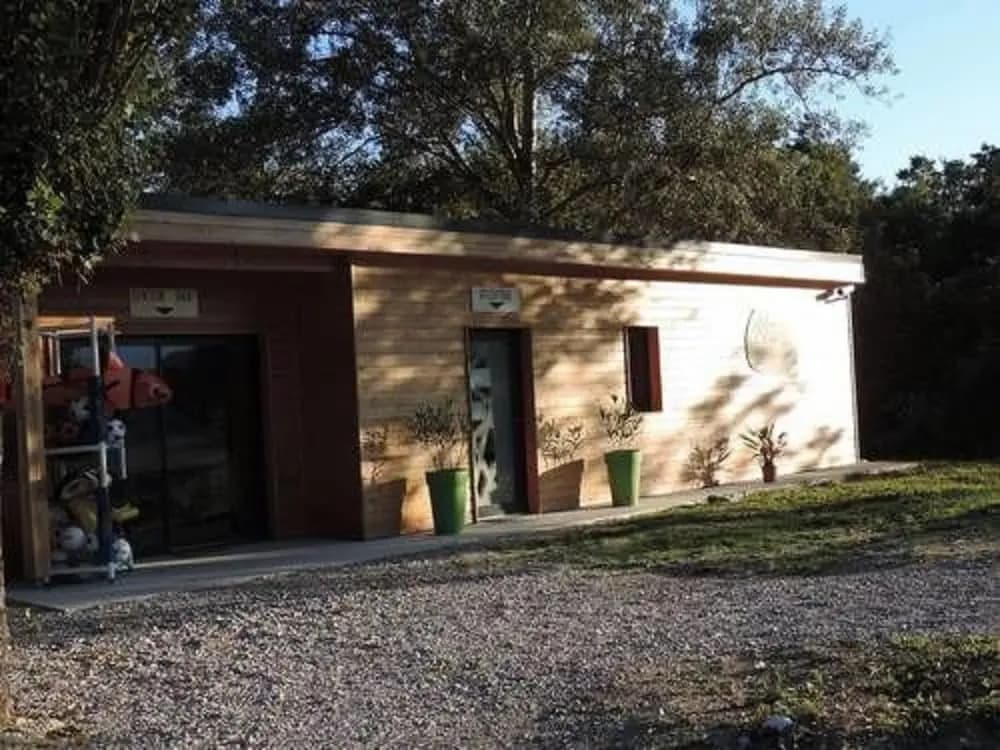 Camping Le Lac Bleu - Photo 1