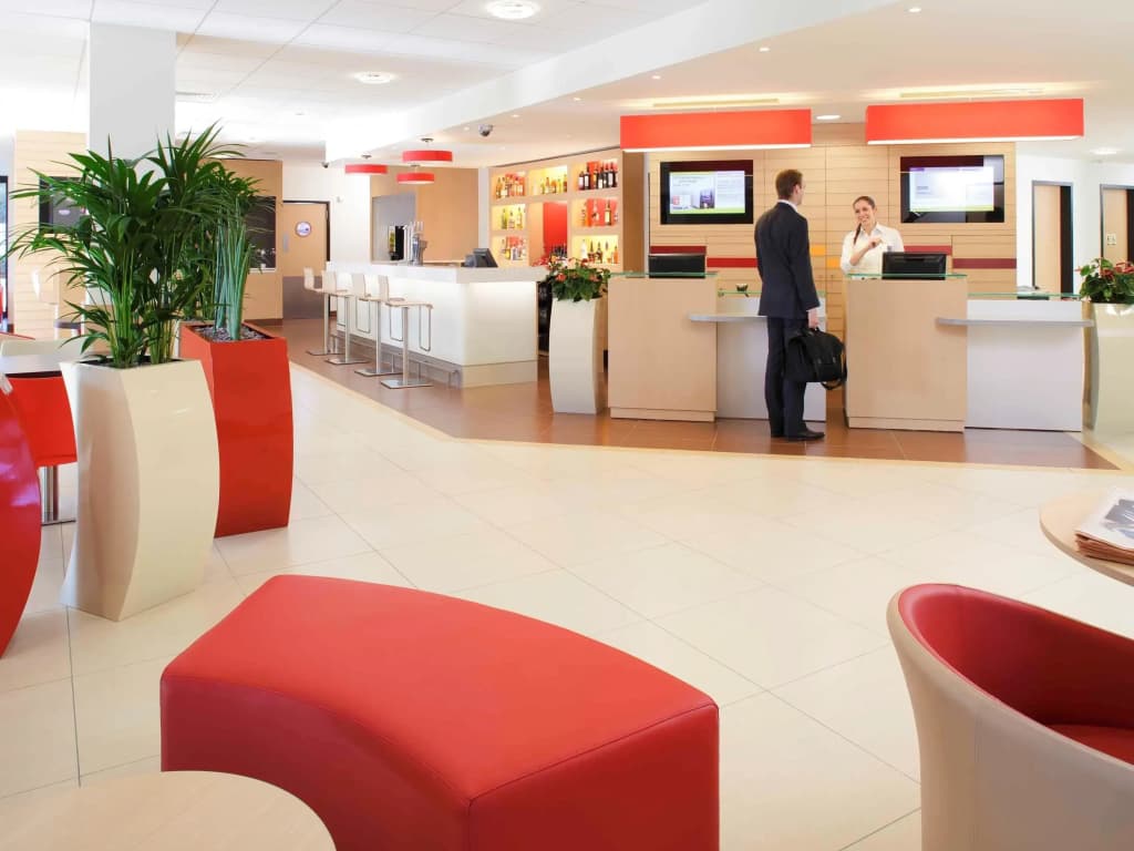 Hôtel ibis Abbeville - Photo 1