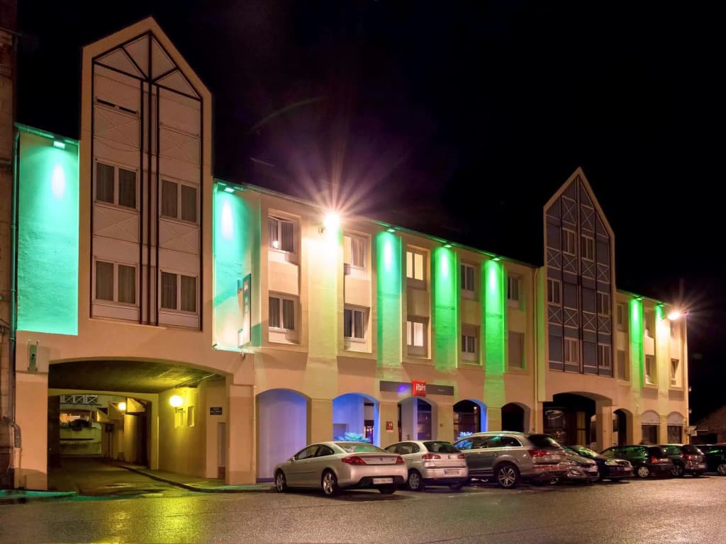 ibis Alencon - Photo 1