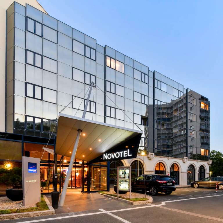 Novotel La Rochelle Centre - Photo 1