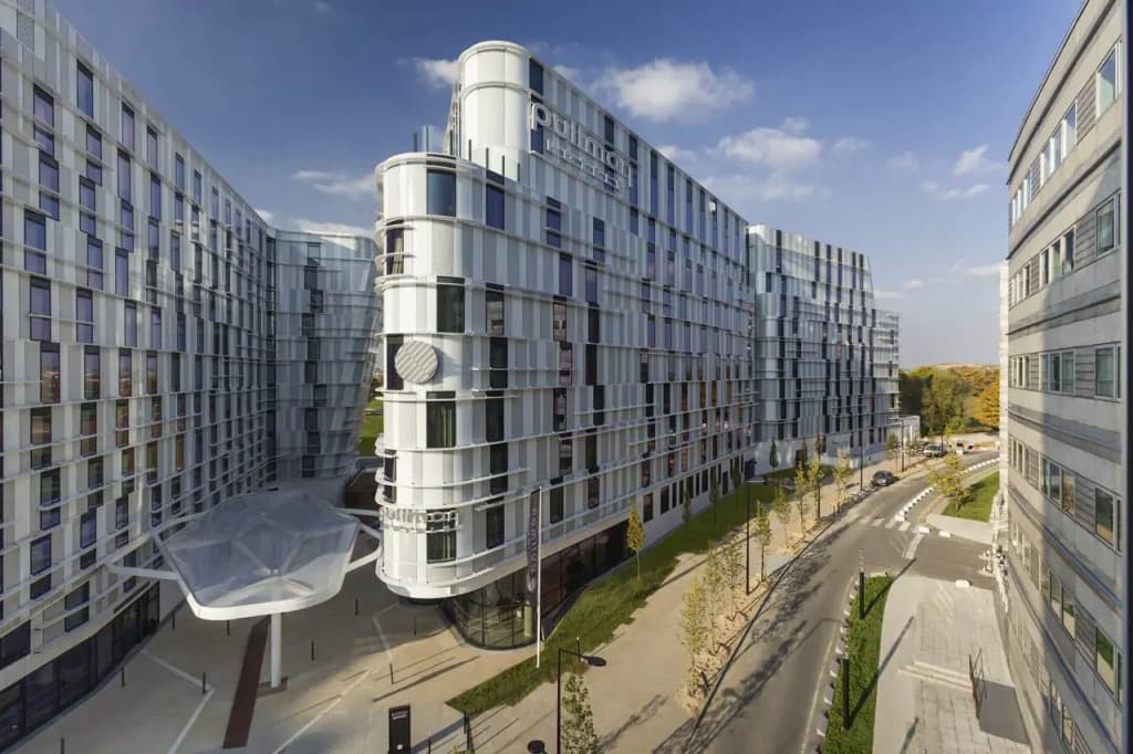 Radisson Blu CDG Airport Terminal Hotel - Photo 1