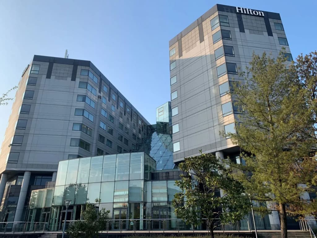 Hilton Paris Charles de Gaulle Airport - Photo 1