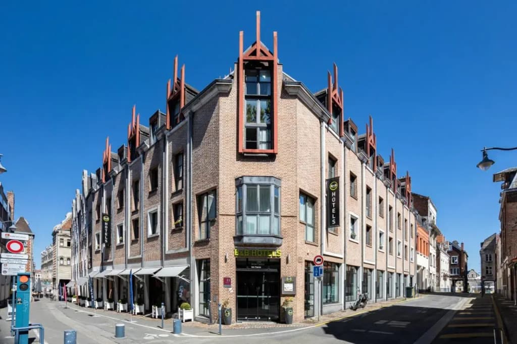 B&B HOTEL Arras Centre Les Places - Photo 1