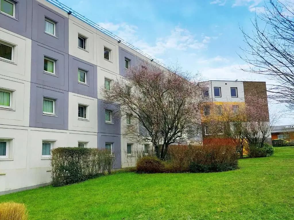 B&B HOTEL Orly Rungis Aéroport 3 étoiles - Photo 1