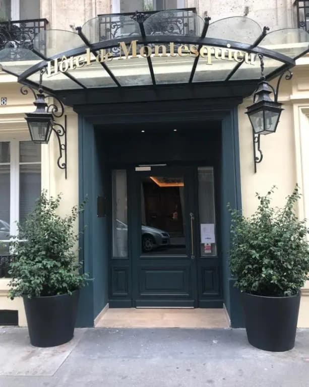 Hôtel de Montesquieu - Photo 1