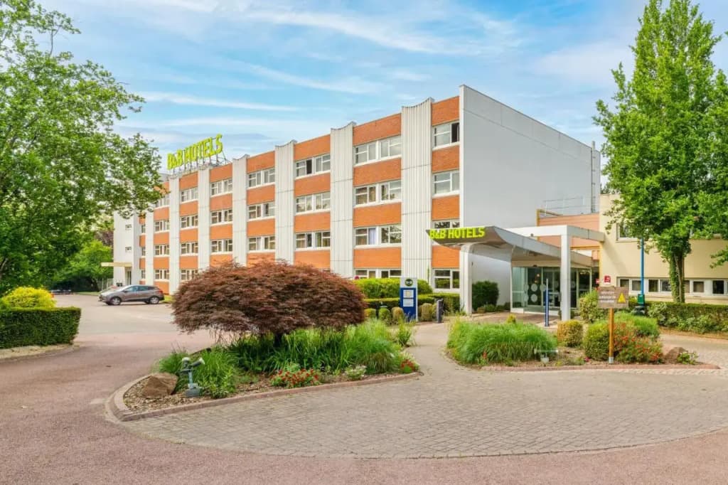 B&B HOTEL Lyon Nord - Photo 1