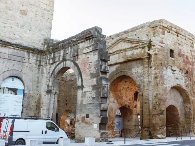 Spacious Castle in Jonquieres with Swimming Pool