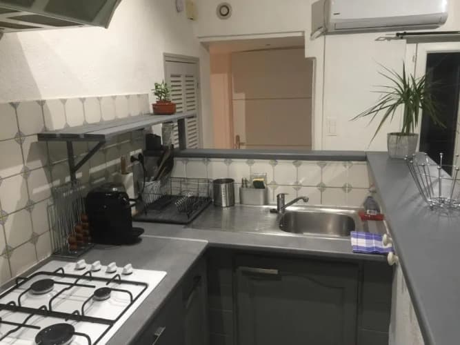 APPARTEMENT T2 avec TERRASSE ds maison de village pres d avignon