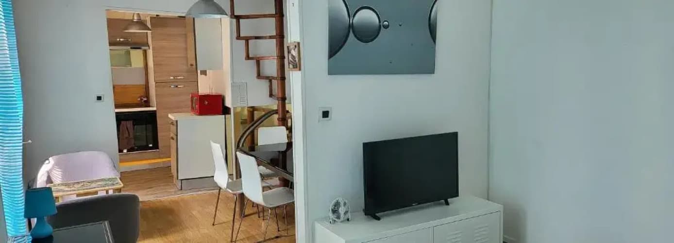 Grande et petite maison sur 360m2 de jardin clos sans vis à vis