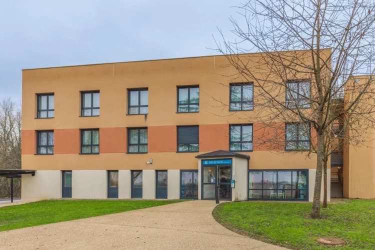 Zenitude Hôtel - Résidences Magny les Hameaux